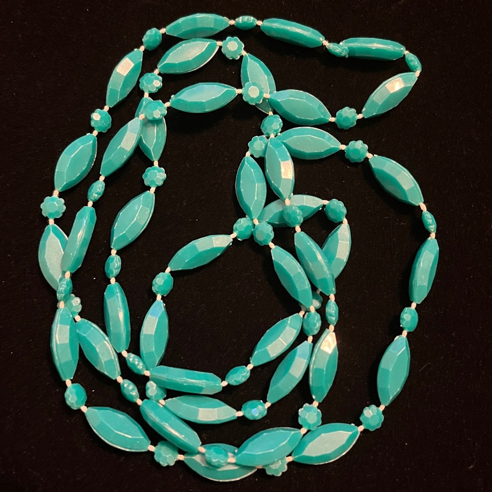 Blueish-Green Single Strand Necklace